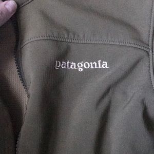 Hunter green Patagonia